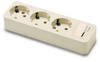 BASE ENCHUFE 3 TOMAS 16 A CON INTERRUPTOR