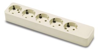 BASE ENCHUFE 5 TOMAS 16 A.